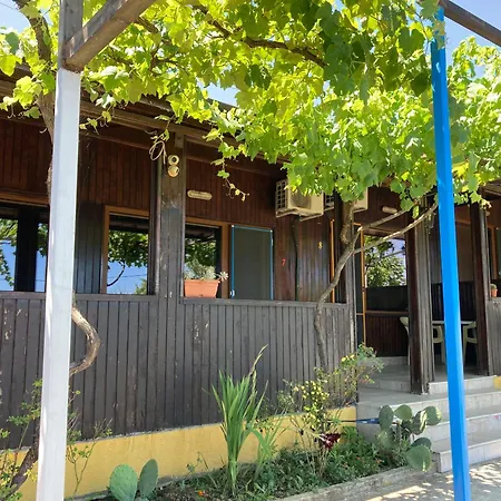 Holiday home дървени къщички - лион *